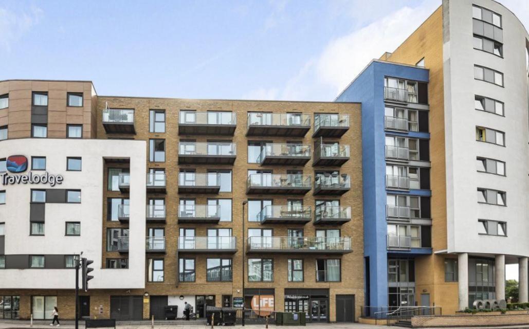 Luxurious Dlr Apartment Λονδίνο Εξωτερικό φωτογραφία