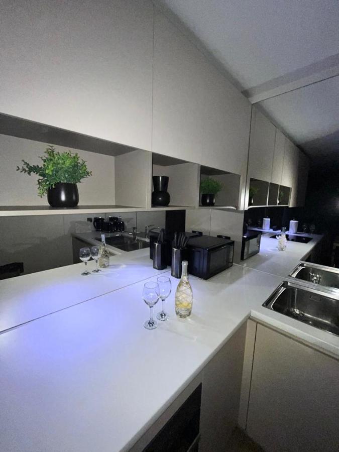Luxurious Dlr Apartment Λονδίνο Εξωτερικό φωτογραφία