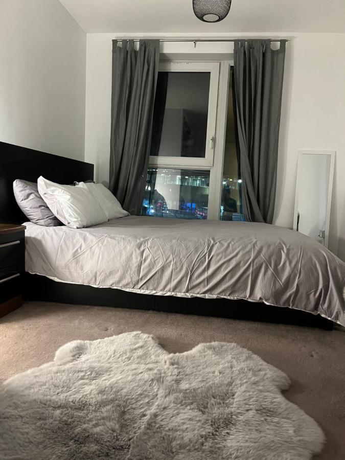 Luxurious Dlr Apartment Λονδίνο Εξωτερικό φωτογραφία